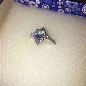 Stunning flower ring